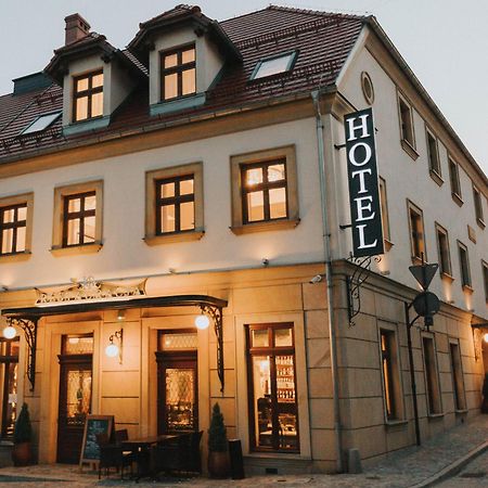 HG Hotel Toszek Buitenkant foto