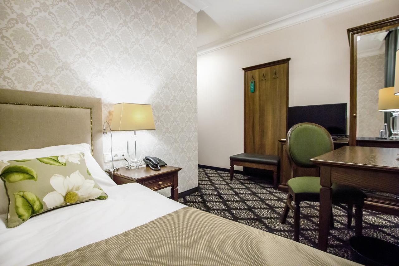 HG Hotel Toszek Buitenkant foto