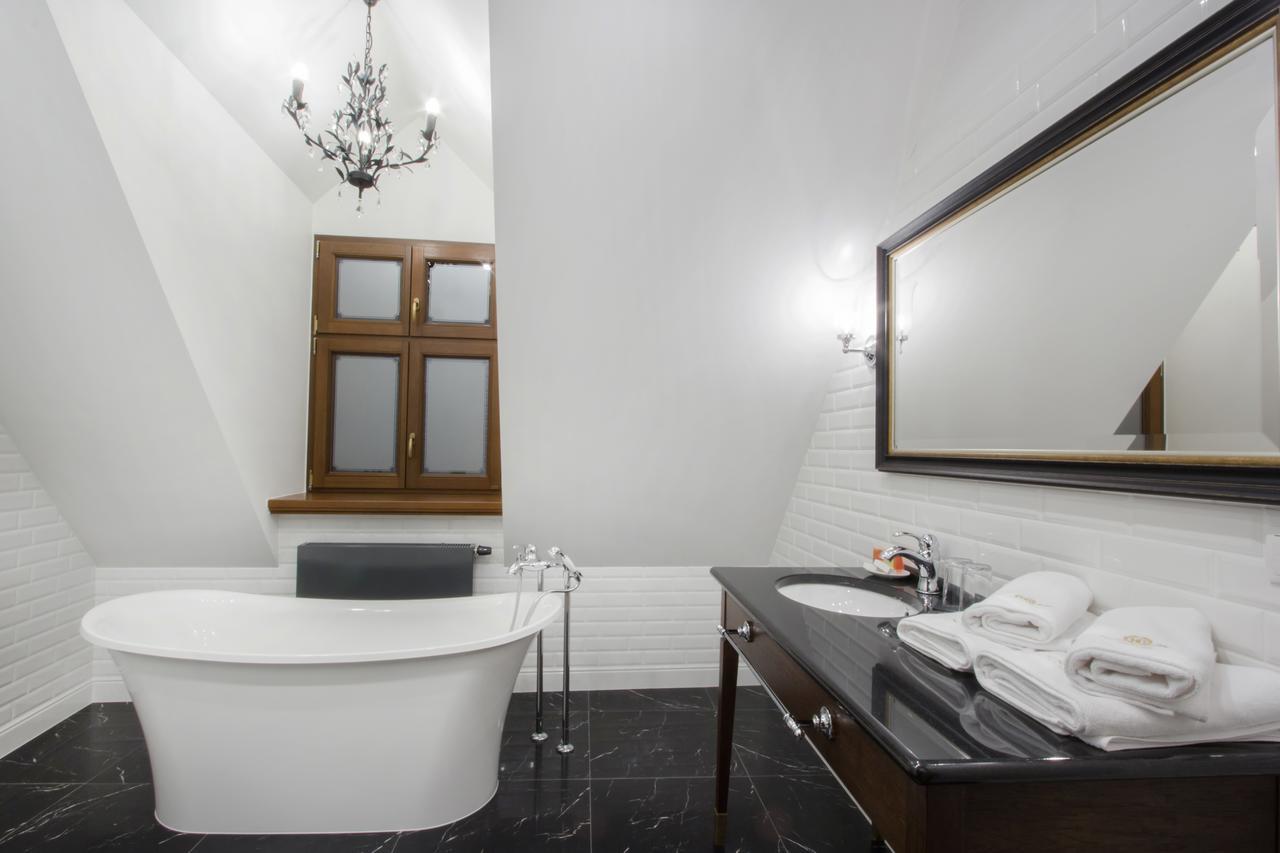 HG Hotel Toszek Buitenkant foto