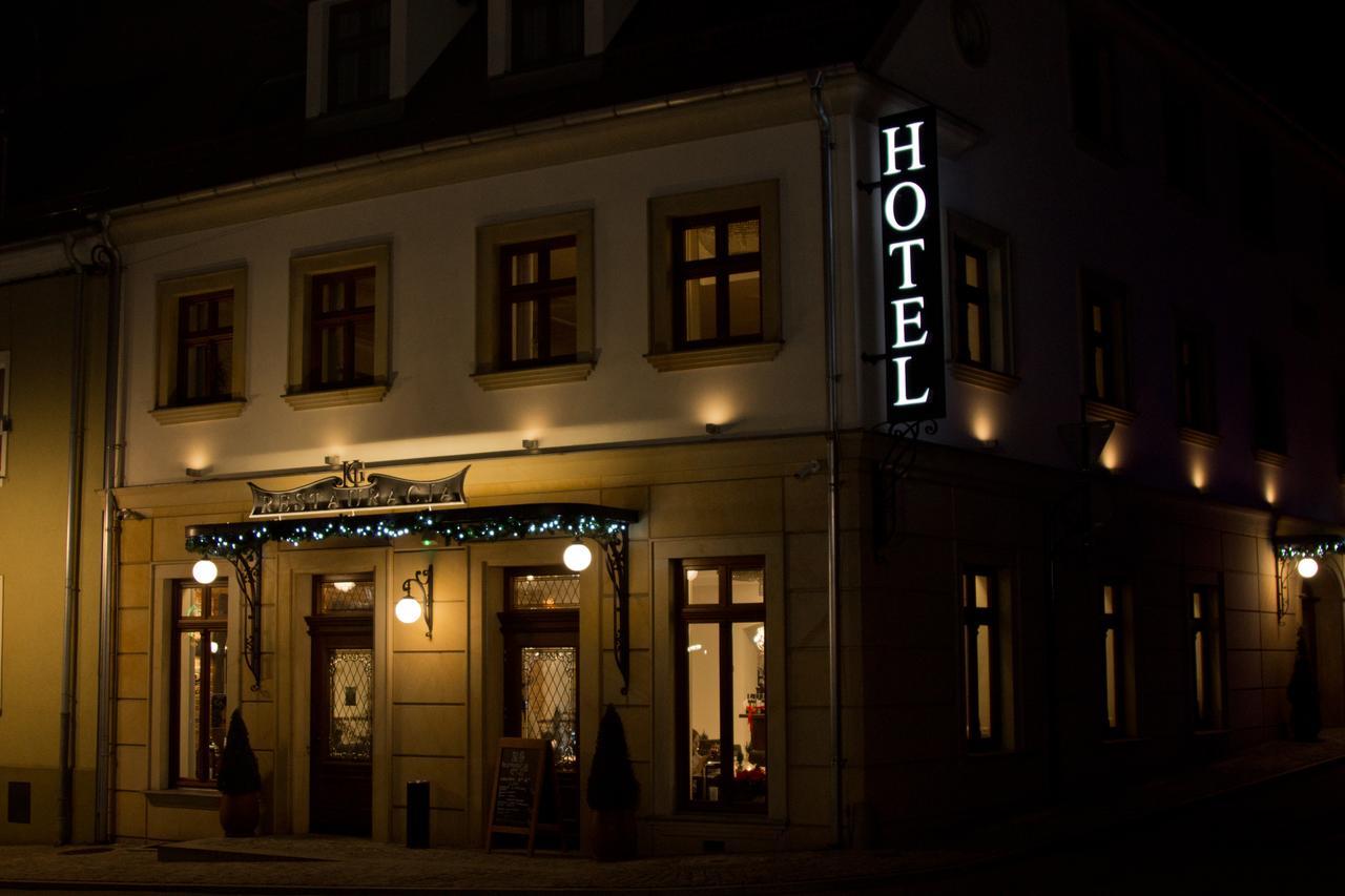HG Hotel Toszek Buitenkant foto