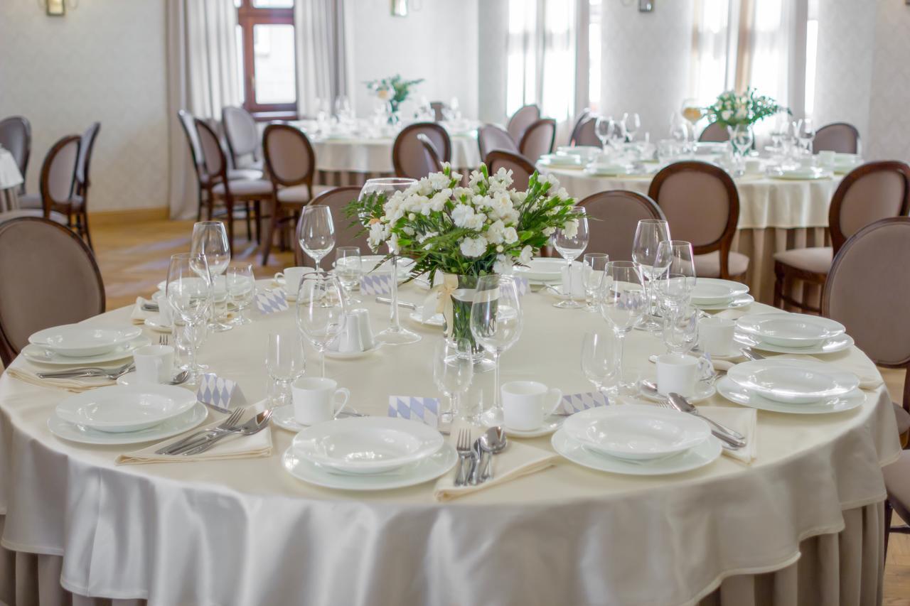HG Hotel Toszek Buitenkant foto